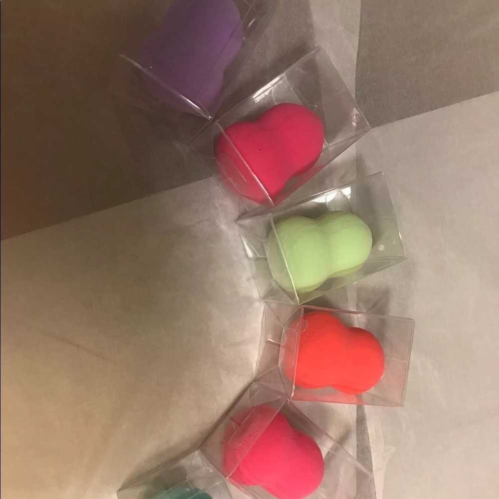 💕BNIB BEAUTY SPONGE💕
